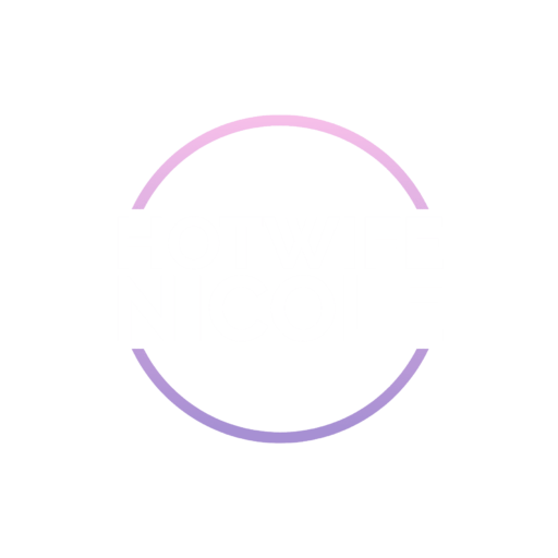 HotwifeNicole.com